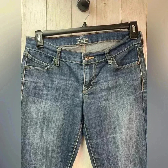 Old Navy Bootcut Diva Jeans Dark Wash Size 6 - Picture 2 of 11